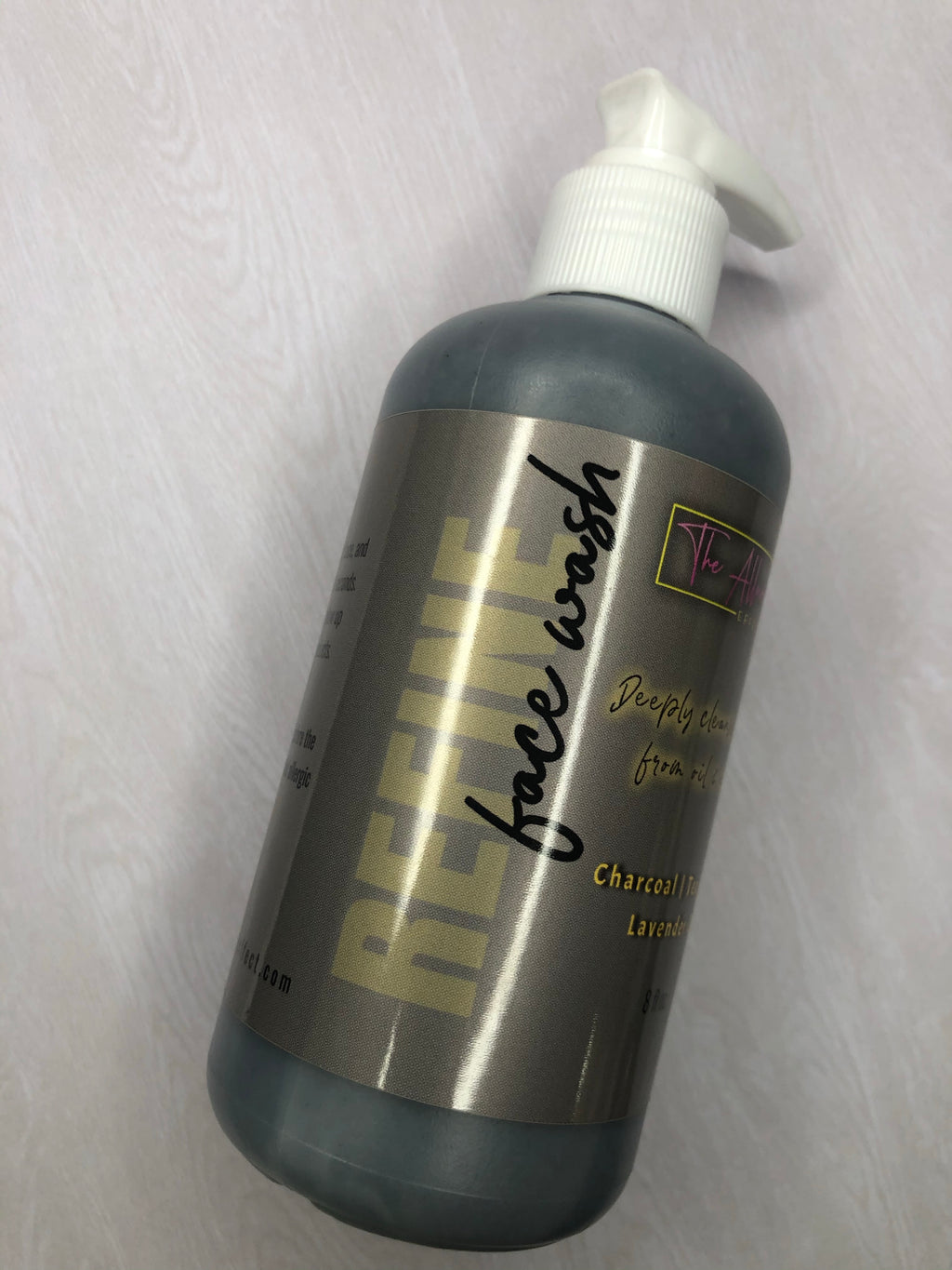 Charcoal, tea tree, willow bark face wash